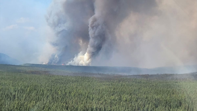 B.C.'s biggest major wildfire doubles in size, but nearby highway reopens to traffic